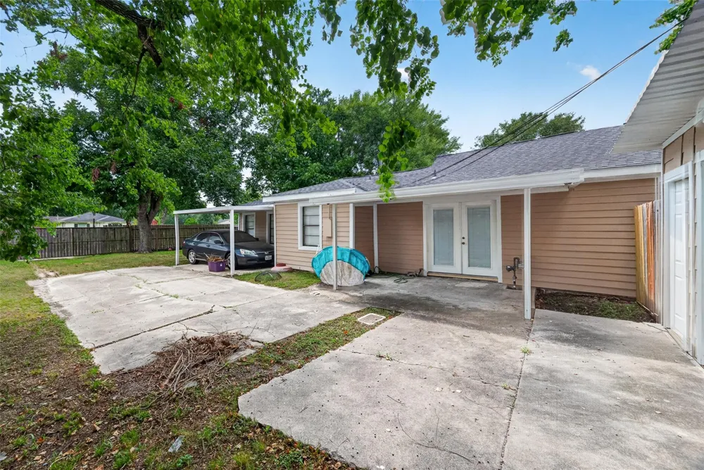 1504 Lawrence Avenue Pasadena, TX 77506