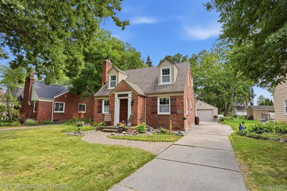2071 Dorothea Road Berkley City, MI 48072