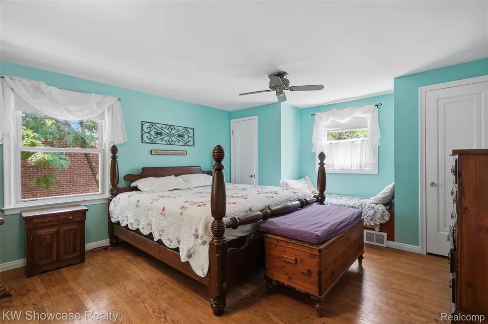 2071 Dorothea Road Berkley City, MI 48072