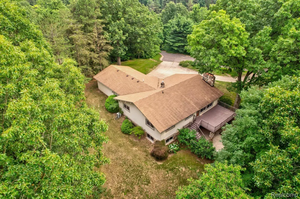1215 Oakwood Road Brandon Charter Township, MI 48462