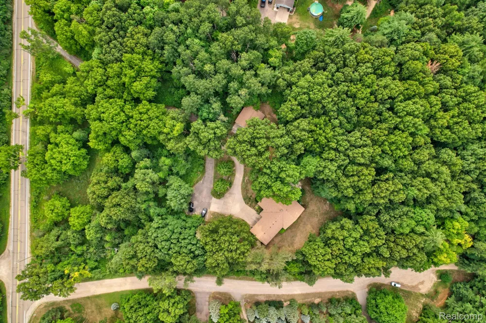 1215 Oakwood Road Brandon Charter Township, MI 48462
