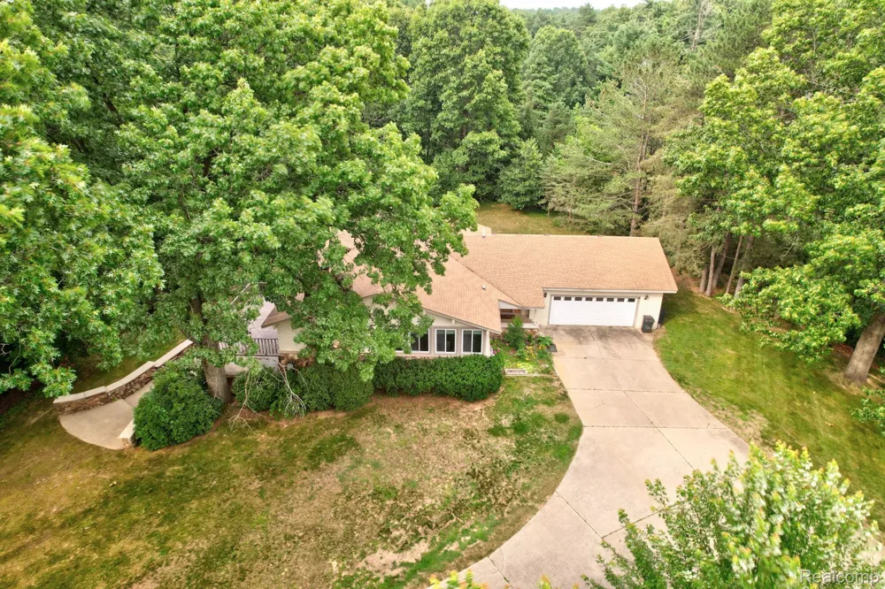 1215 Oakwood Road Brandon Charter Township, MI 48462