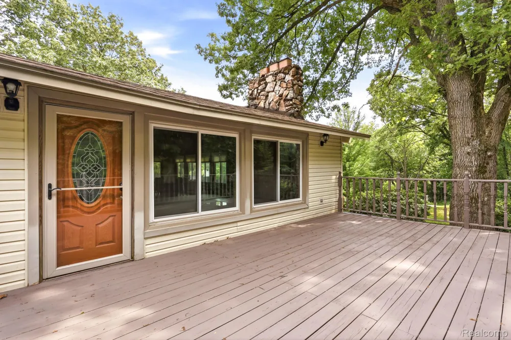 1215 Oakwood Road Brandon Charter Township, MI 48462