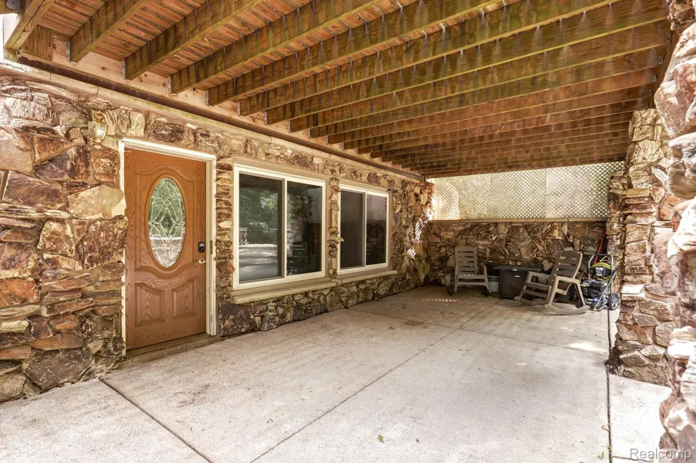 1215 Oakwood Road Brandon Charter Township, MI 48462