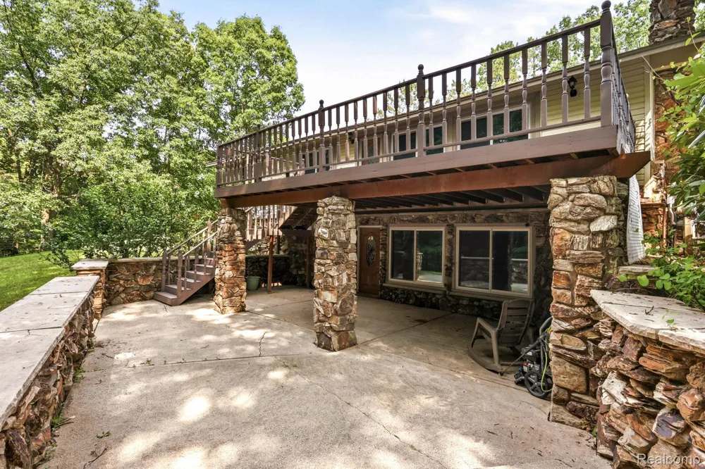 1215 Oakwood Road Brandon Charter Township, MI 48462