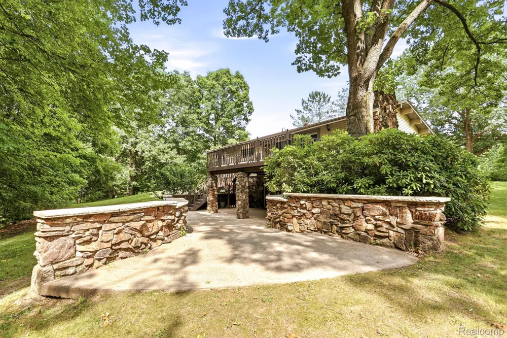 1215 Oakwood Road Brandon Charter Township, MI 48462