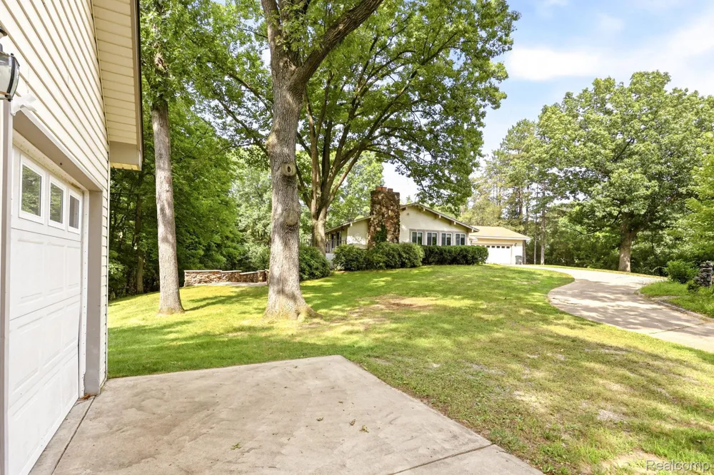 1215 Oakwood Road Brandon Charter Township, MI 48462