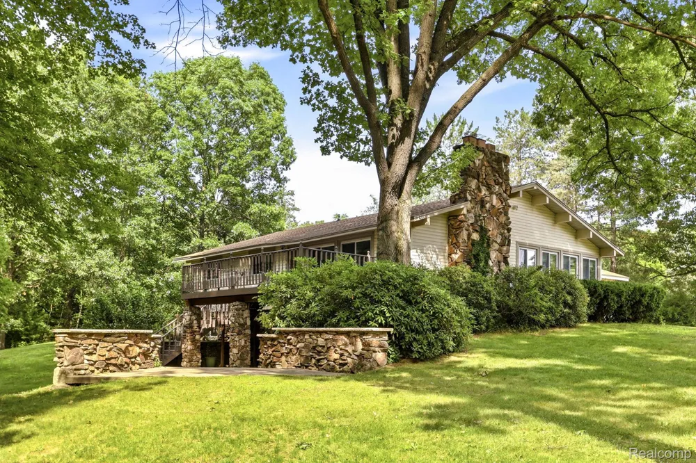 1215 Oakwood Road Brandon Charter Township, MI 48462