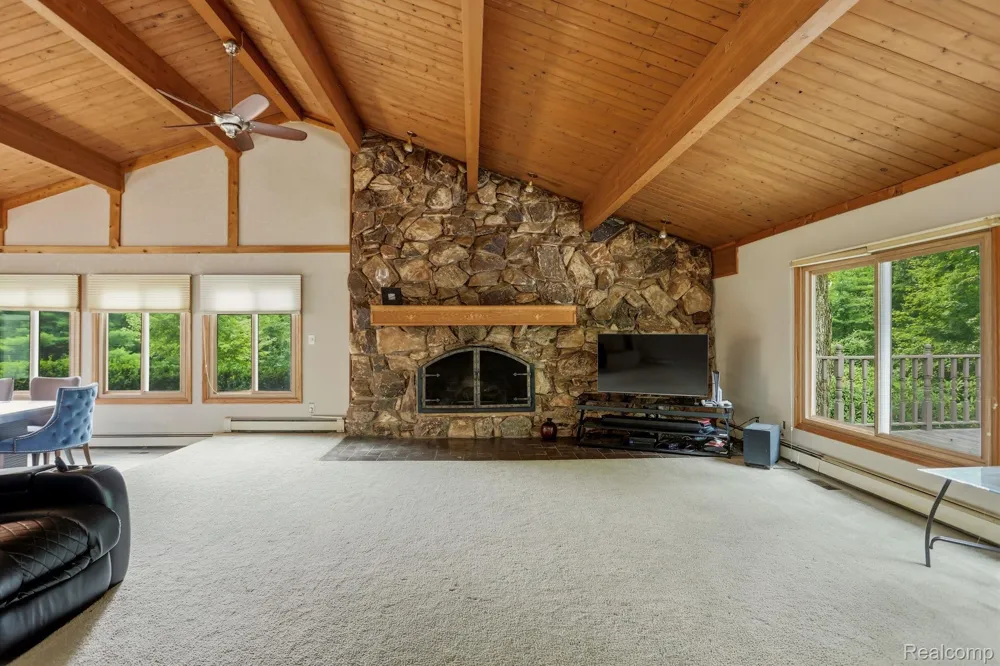 1215 Oakwood Road Brandon Charter Township, MI 48462