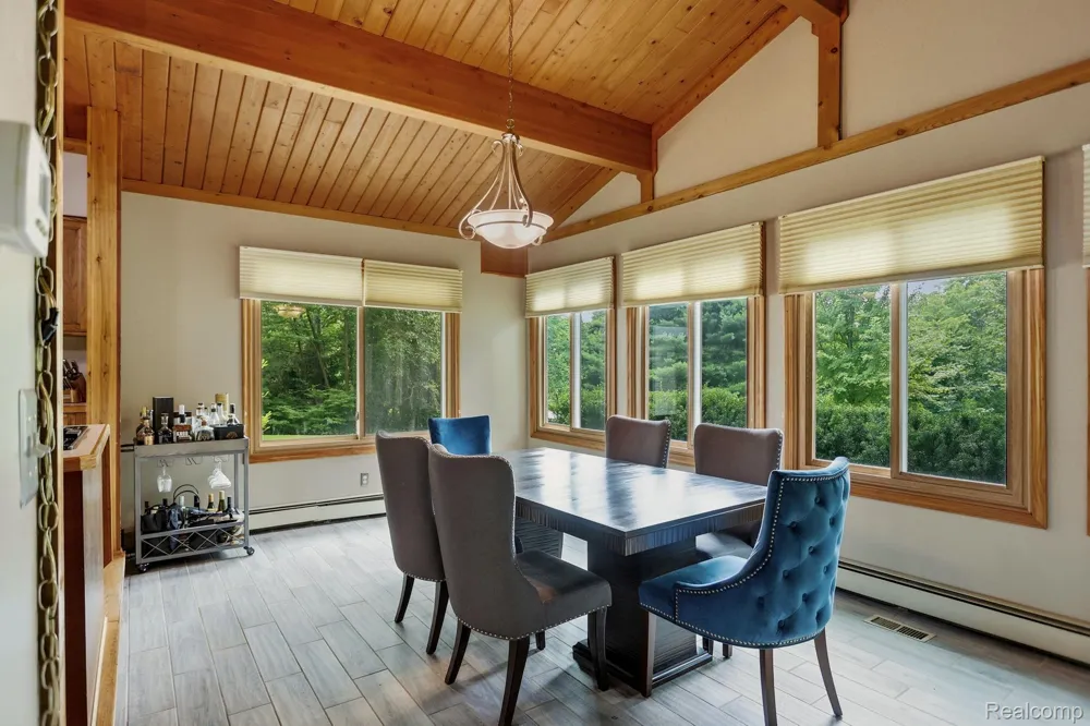 1215 Oakwood Road Brandon Charter Township, MI 48462