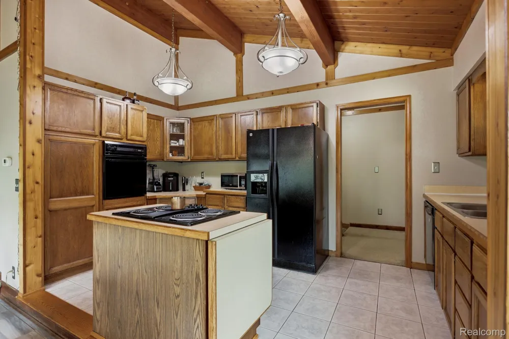 1215 Oakwood Road Brandon Charter Township, MI 48462