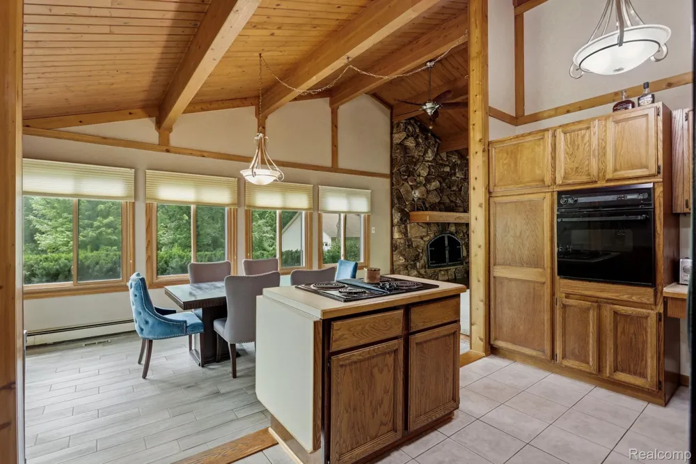 1215 Oakwood Road Brandon Charter Township, MI 48462