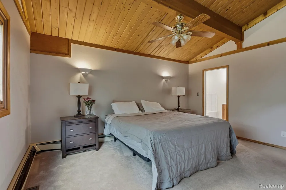 1215 Oakwood Road Brandon Charter Township, MI 48462