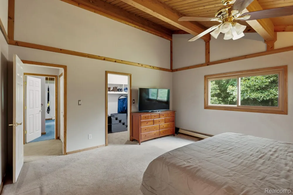 1215 Oakwood Road Brandon Charter Township, MI 48462