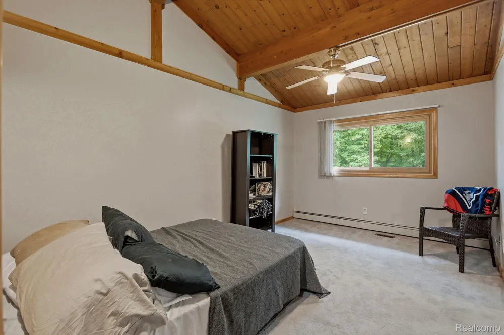 1215 Oakwood Road Brandon Charter Township, MI 48462