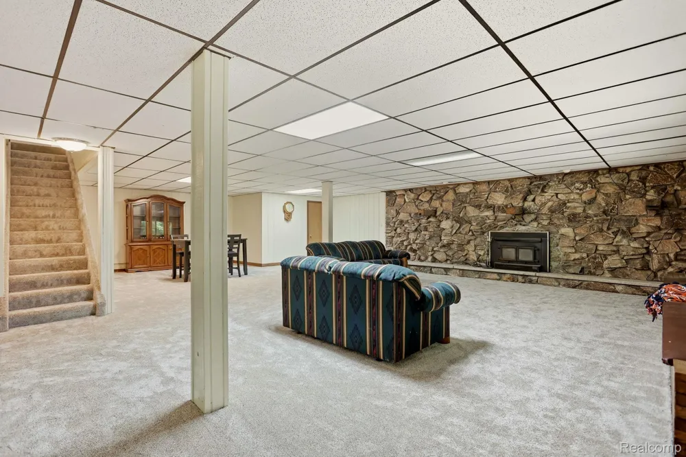 1215 Oakwood Road Brandon Charter Township, MI 48462