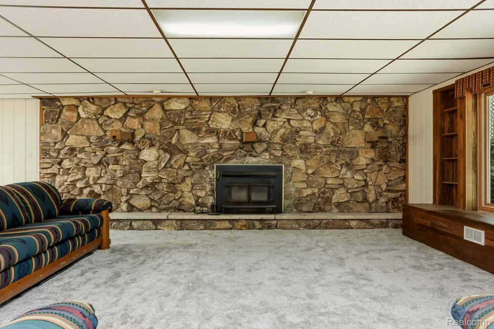 1215 Oakwood Road Brandon Charter Township, MI 48462