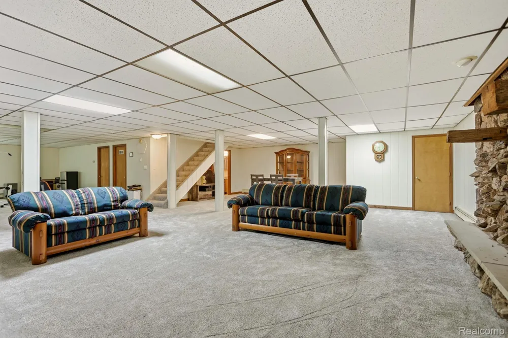 1215 Oakwood Road Brandon Charter Township, MI 48462
