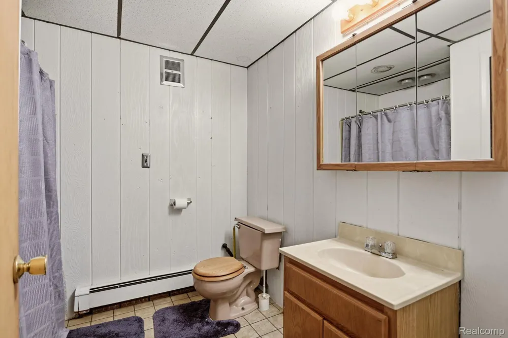 1215 Oakwood Road Brandon Charter Township, MI 48462