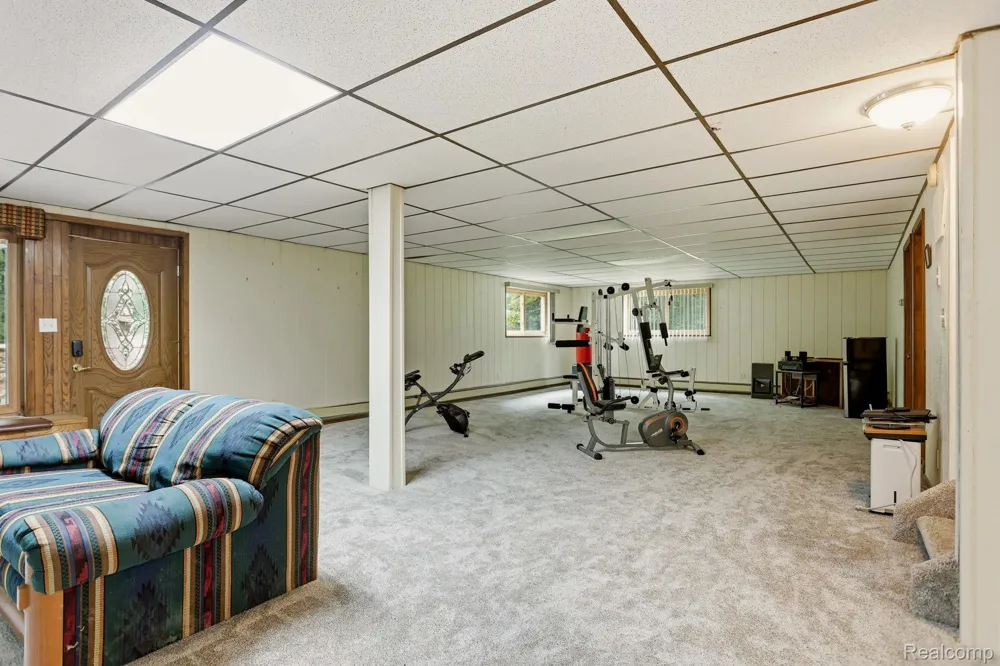 1215 Oakwood Road Brandon Charter Township, MI 48462
