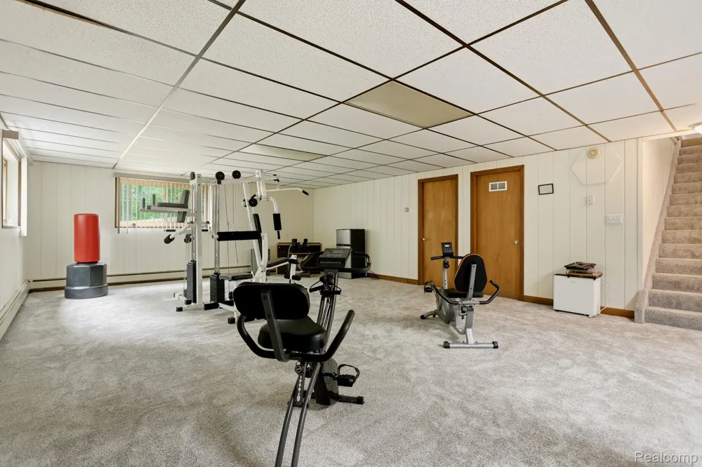 1215 Oakwood Road Brandon Charter Township, MI 48462
