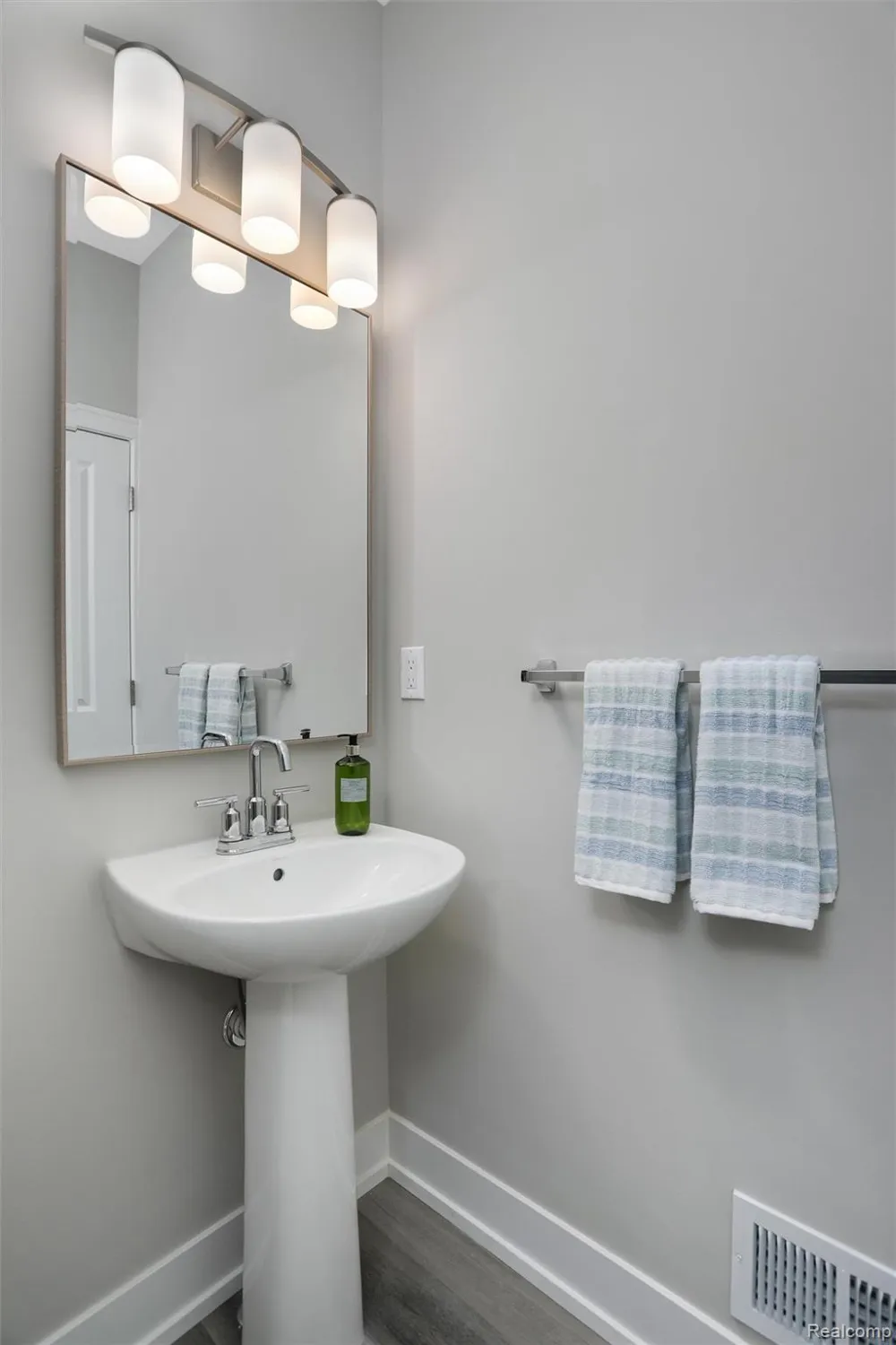 751 Canterbury Lane Troy City, MI 48085