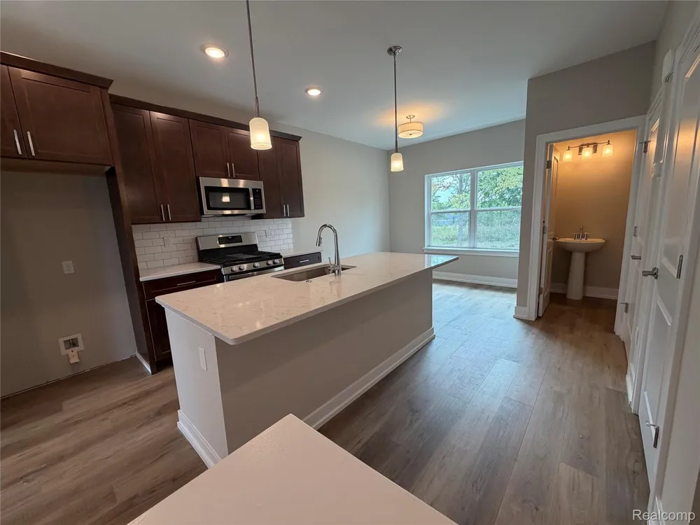 751 Canterbury Lane Troy City, MI 48085