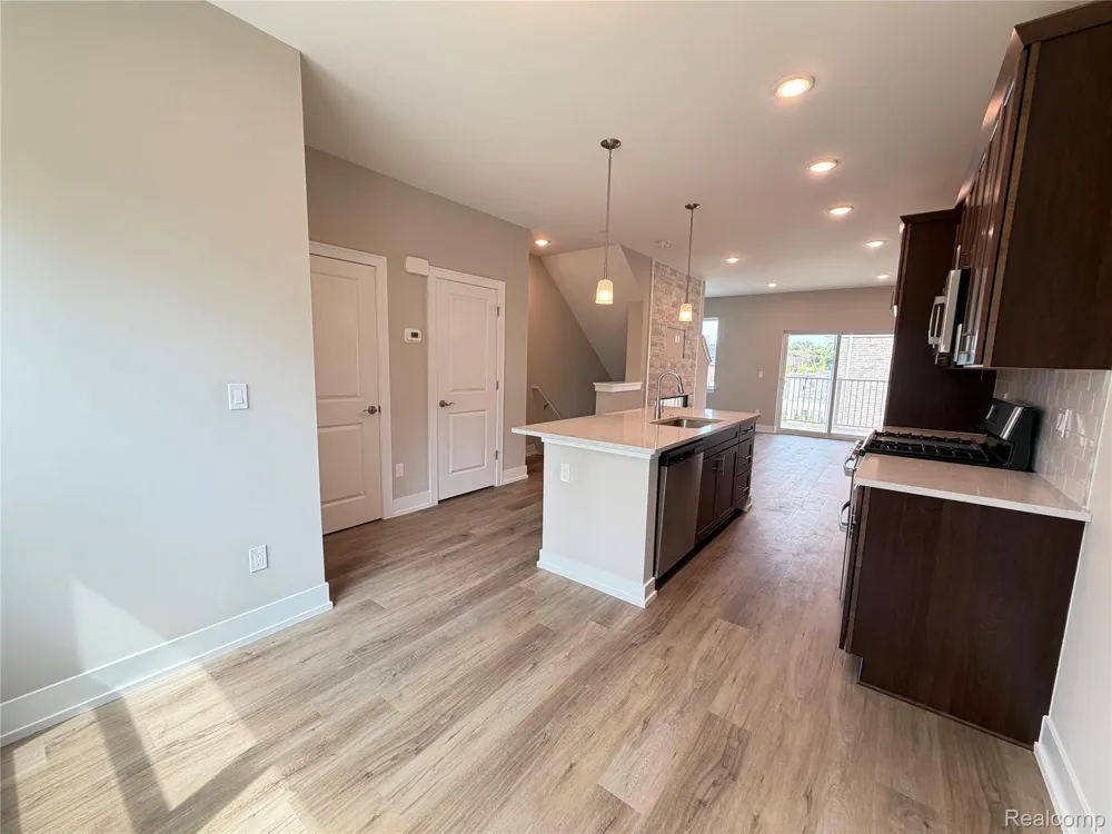 751 Canterbury Lane Troy City, MI 48085