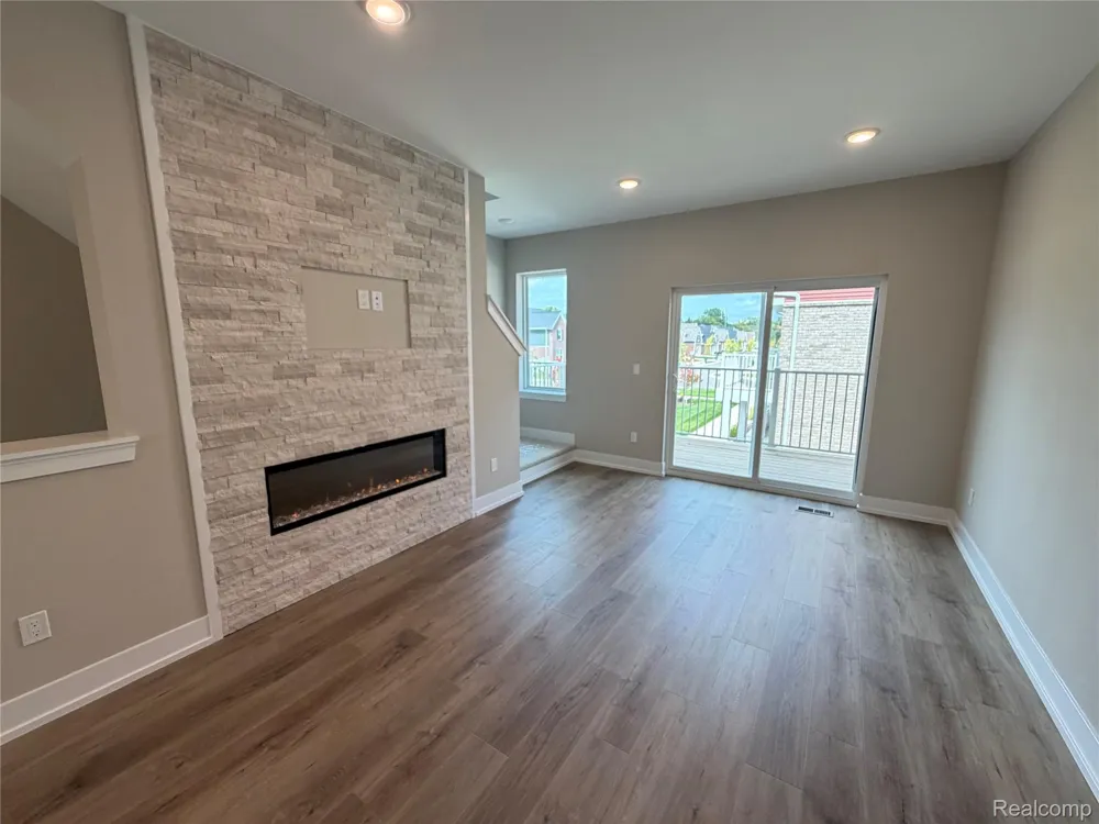 751 Canterbury Lane Troy City, MI 48085