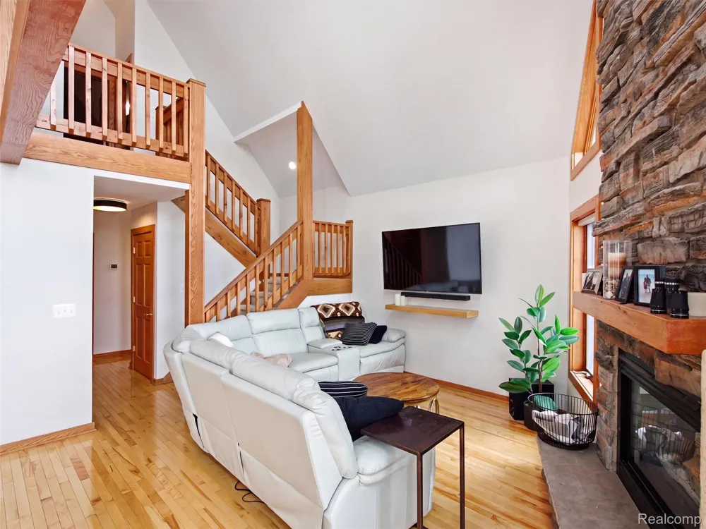 14292 Westman Drive Fenton City, MI 48430