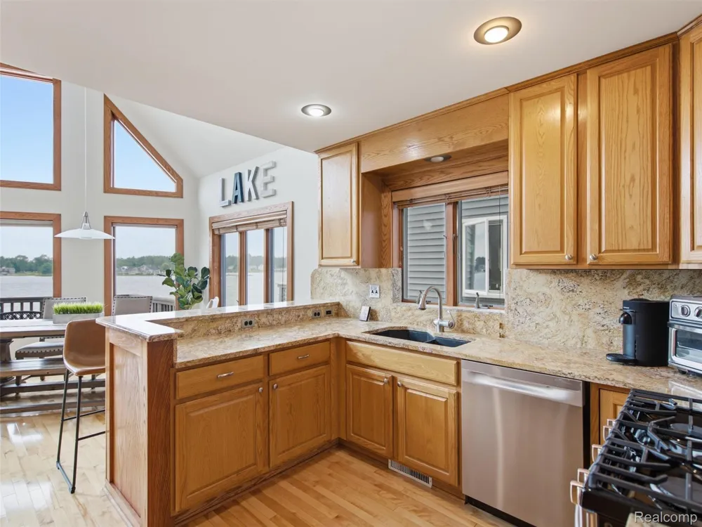 14292 Westman Drive Fenton City, MI 48430