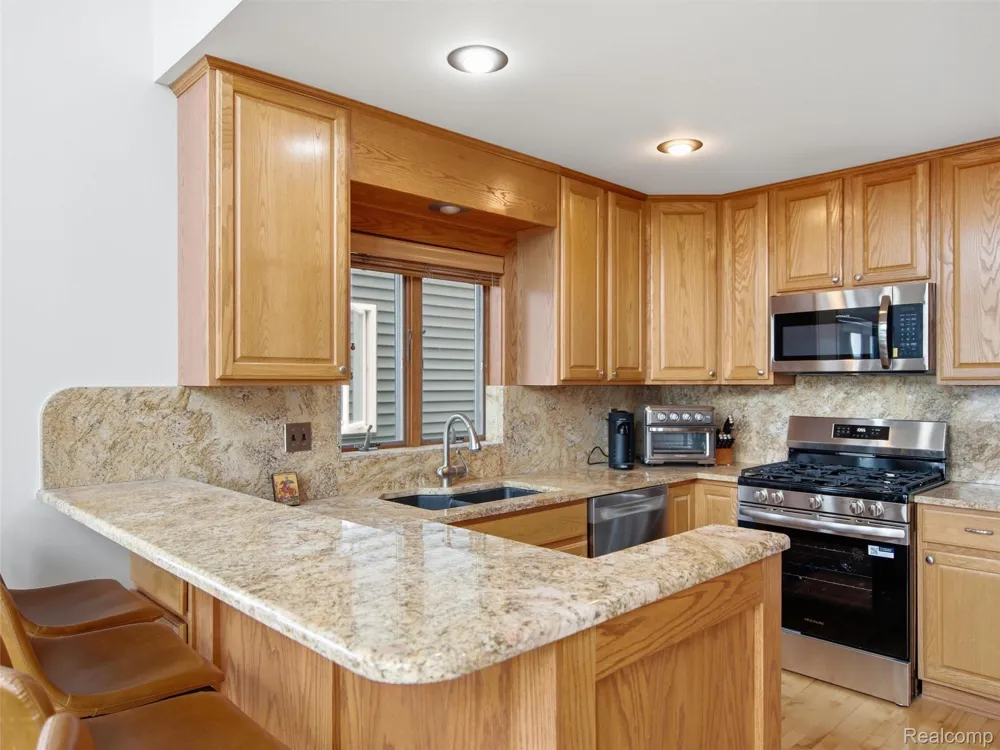 14292 Westman Drive Fenton City, MI 48430