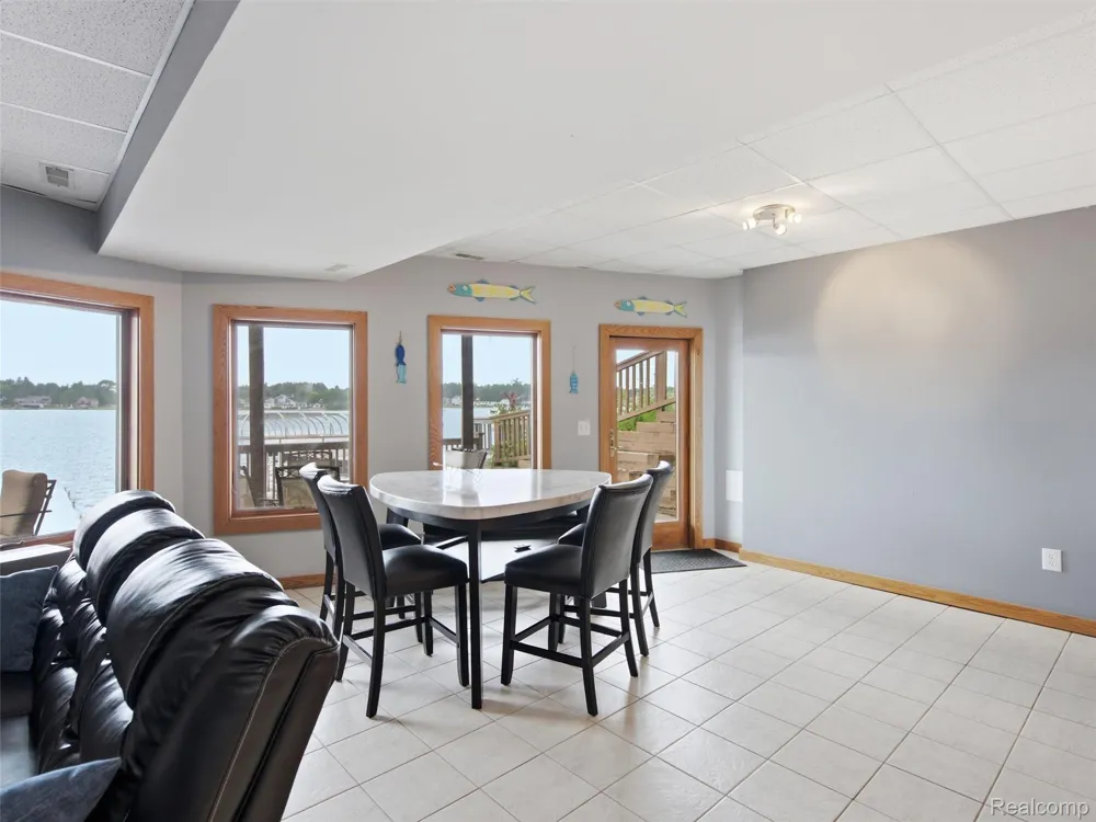 14292 Westman Drive Fenton City, MI 48430