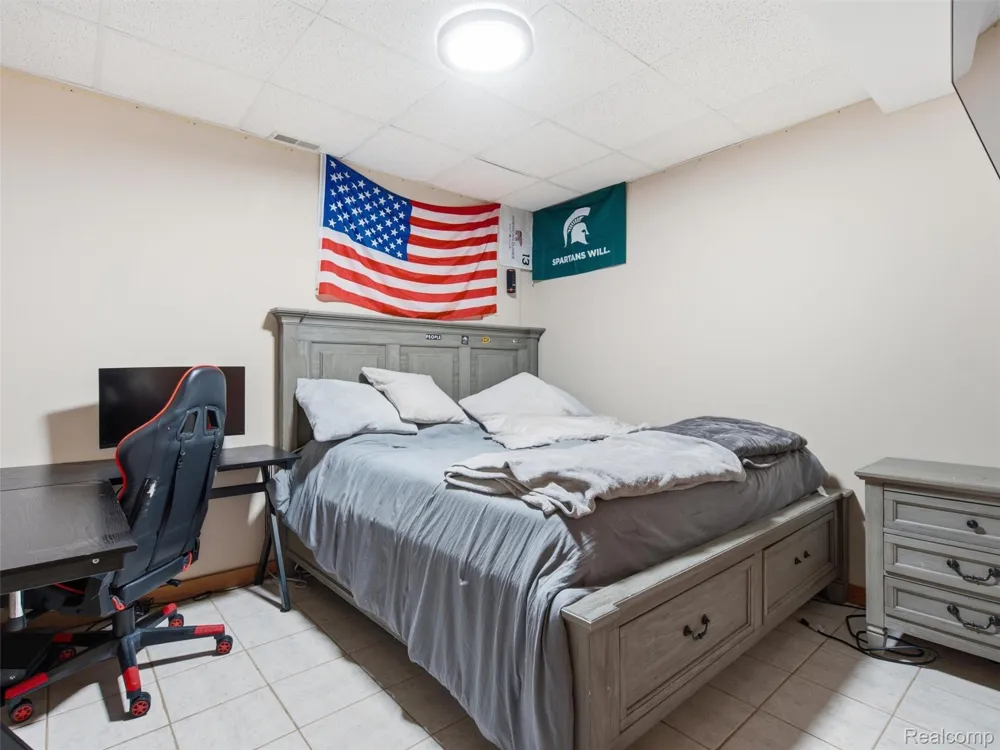 14292 Westman Drive Fenton City, MI 48430