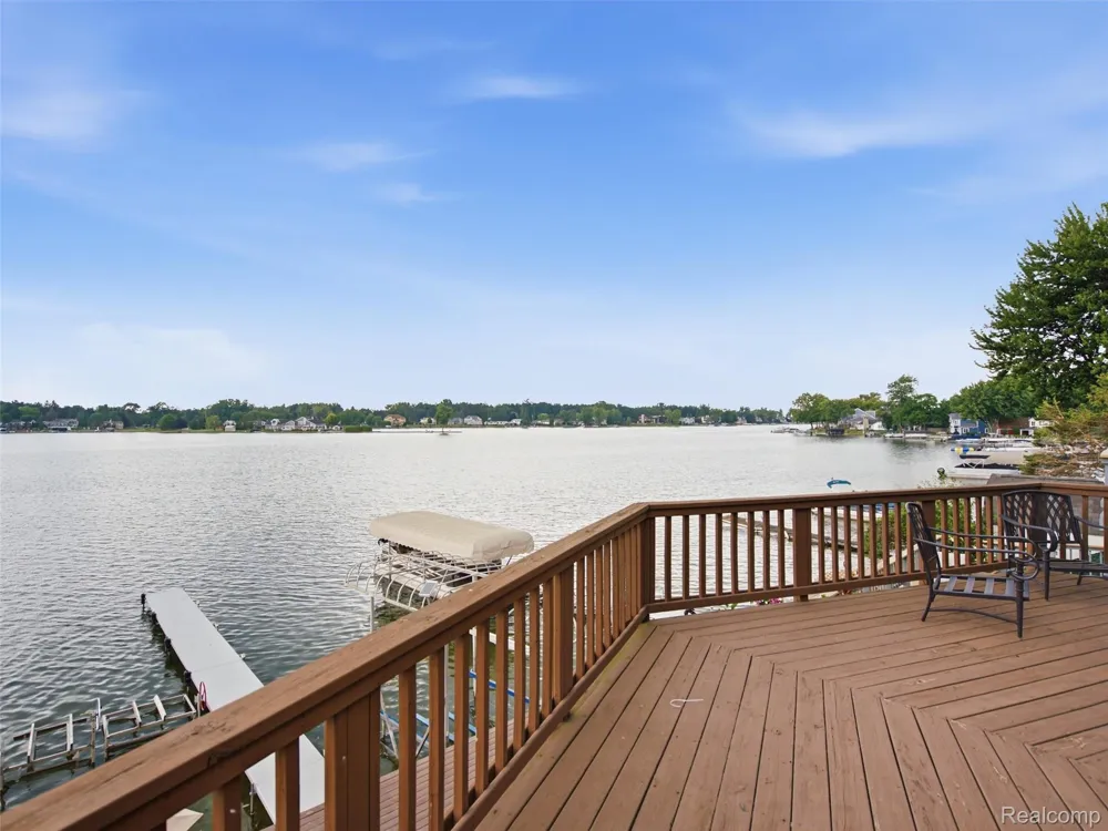 14292 Westman Drive Fenton City, MI 48430