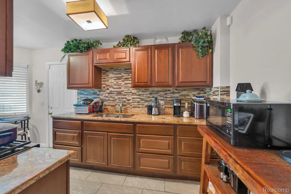 14844 Inkster Road Redford Charter Township, MI 48239