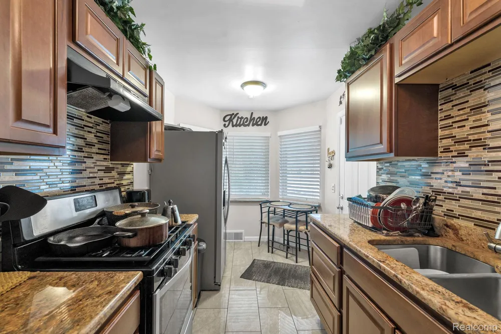 14844 Inkster Road Redford Charter Township, MI 48239