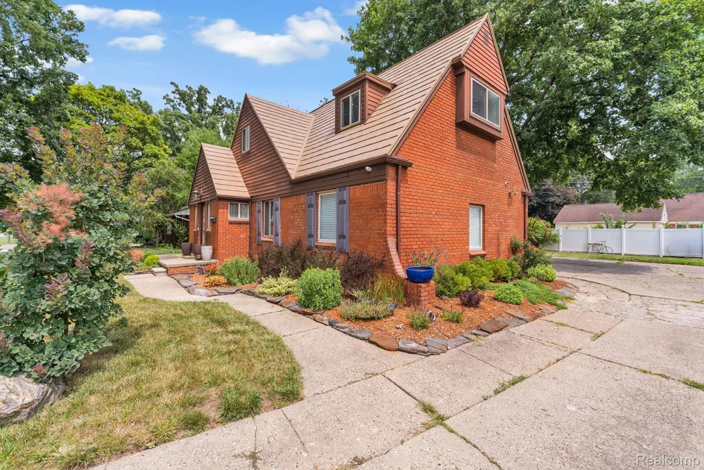 14844 Inkster Road Redford Charter Township, MI 48239