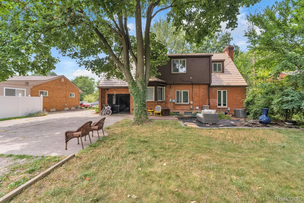 14844 Inkster Road Redford Charter Township, MI 48239