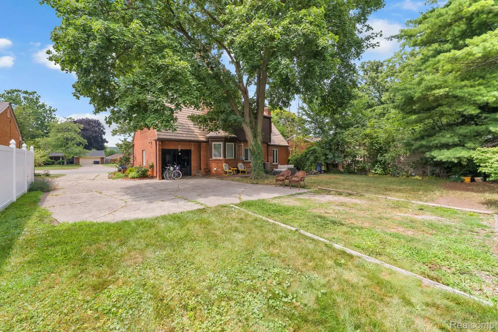 14844 Inkster Road Redford Charter Township, MI 48239