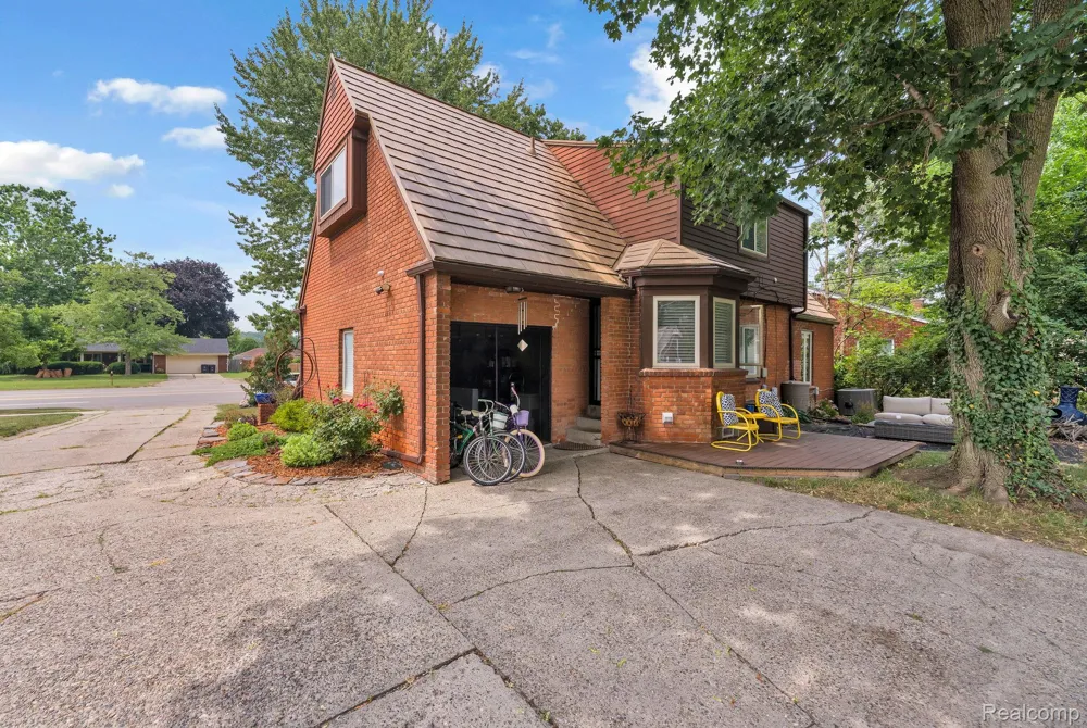 14844 Inkster Road Redford Charter Township, MI 48239