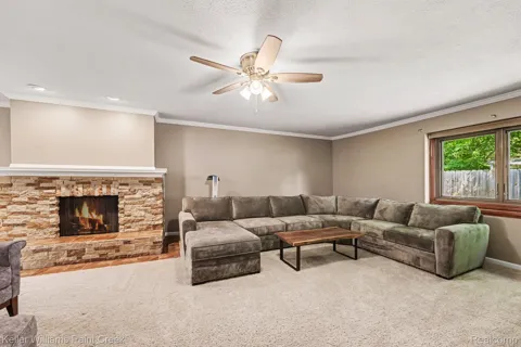 1087 Collingwood Drive