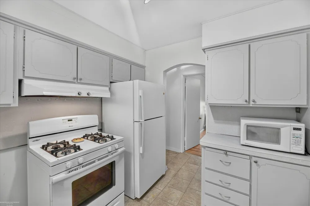 1114 Burlington Drive Mt Clemens City, MI 48043