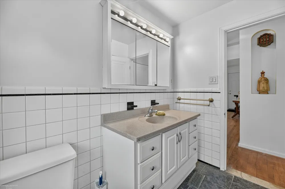 1114 Burlington Drive Mt Clemens City, MI 48043