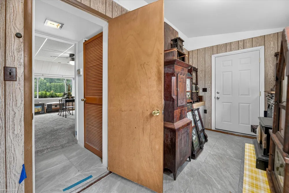 1114 Burlington Drive Mt Clemens City, MI 48043