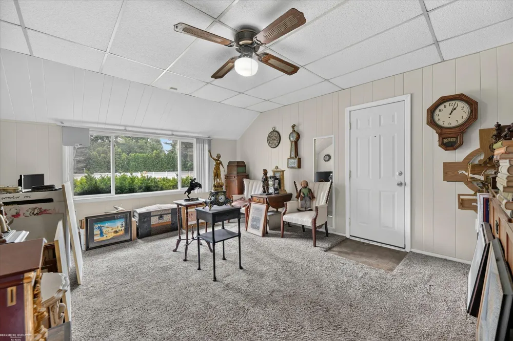 1114 Burlington Drive Mt Clemens City, MI 48043