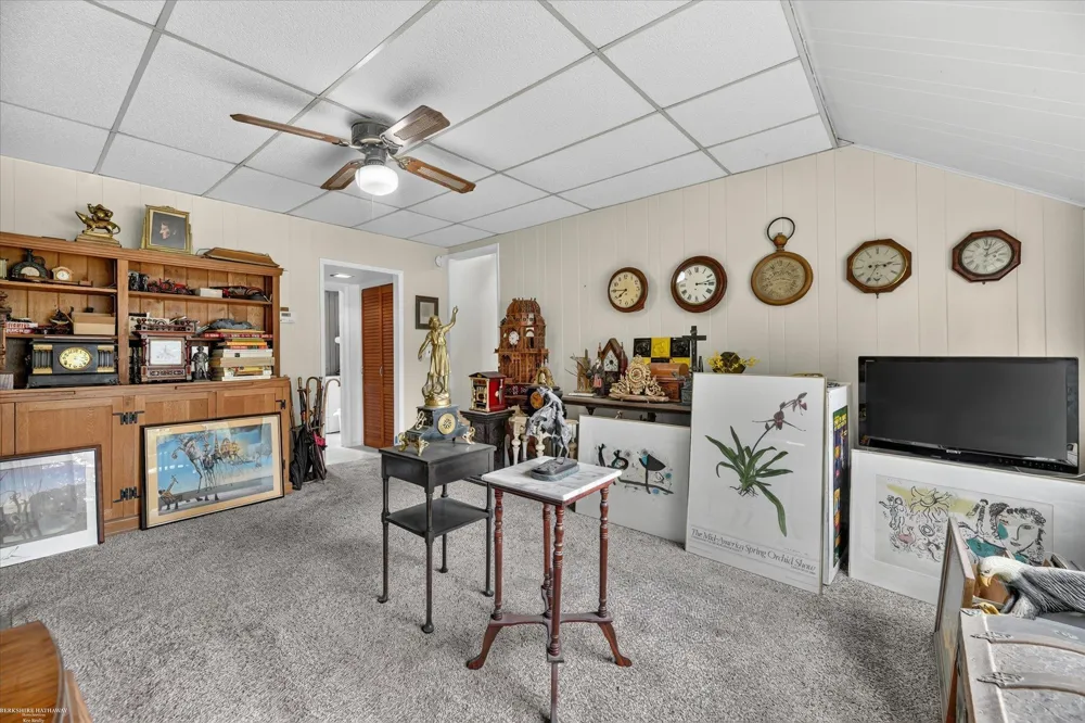 1114 Burlington Drive Mt Clemens City, MI 48043