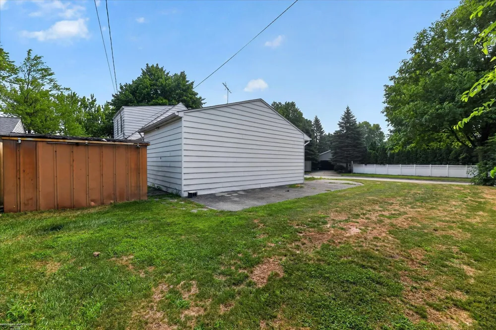 1114 Burlington Drive Mt Clemens City, MI 48043