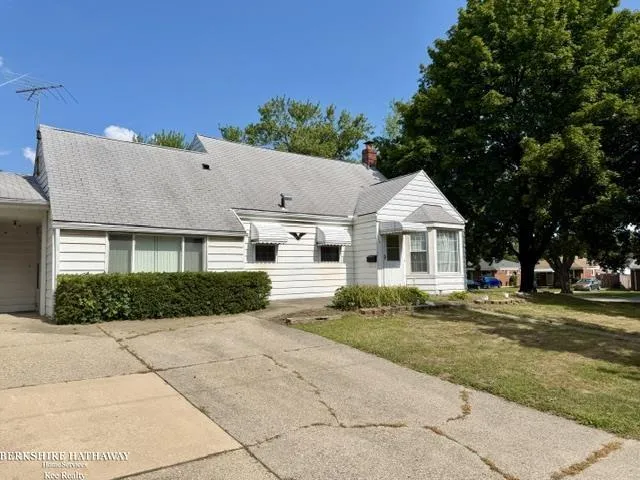 1114 Burlington Drive Mt Clemens City, MI 48043