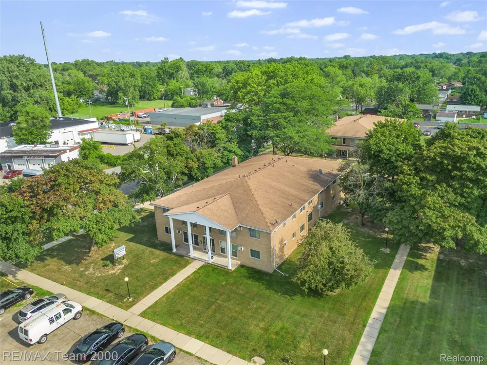 26305 W 7 Mile Road #101 Redford Charter Township, MI 48240